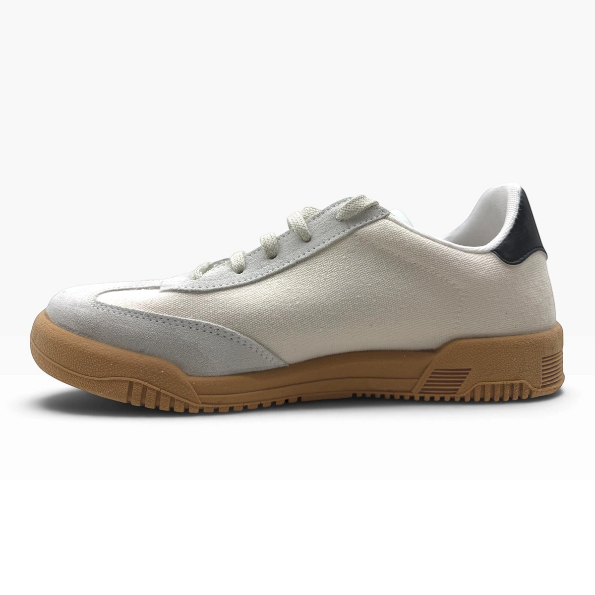 The Shoe Shop P35015 Pluma Flex sneaker in natural canvas and suede with a gum rubber sole and black heel tab